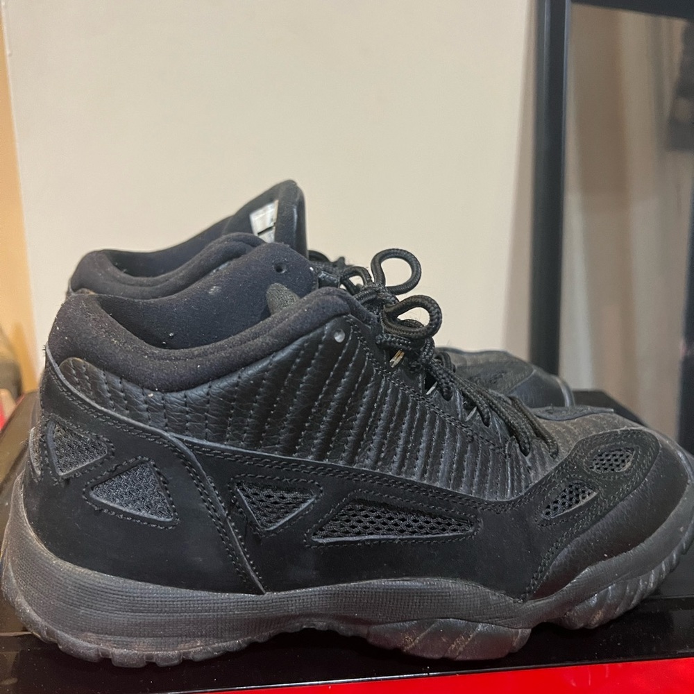 Men’s Jordan 11 Referee snake skin
